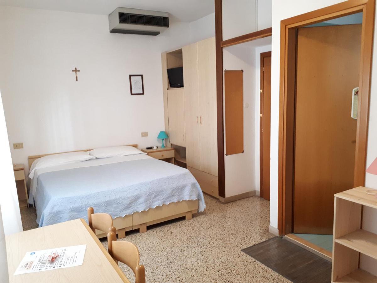 Hotel Villa Dina Τζεσόλο Λίντο Εξωτερικό φωτογραφία