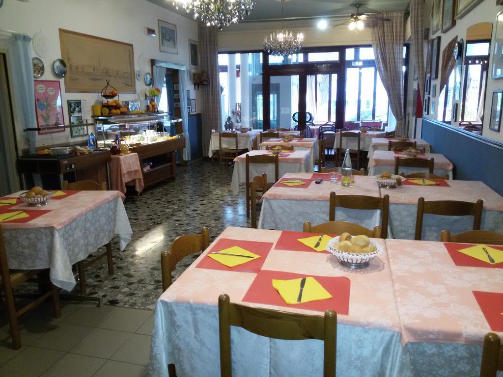Hotel Villa Dina Τζεσόλο Λίντο Εξωτερικό φωτογραφία
