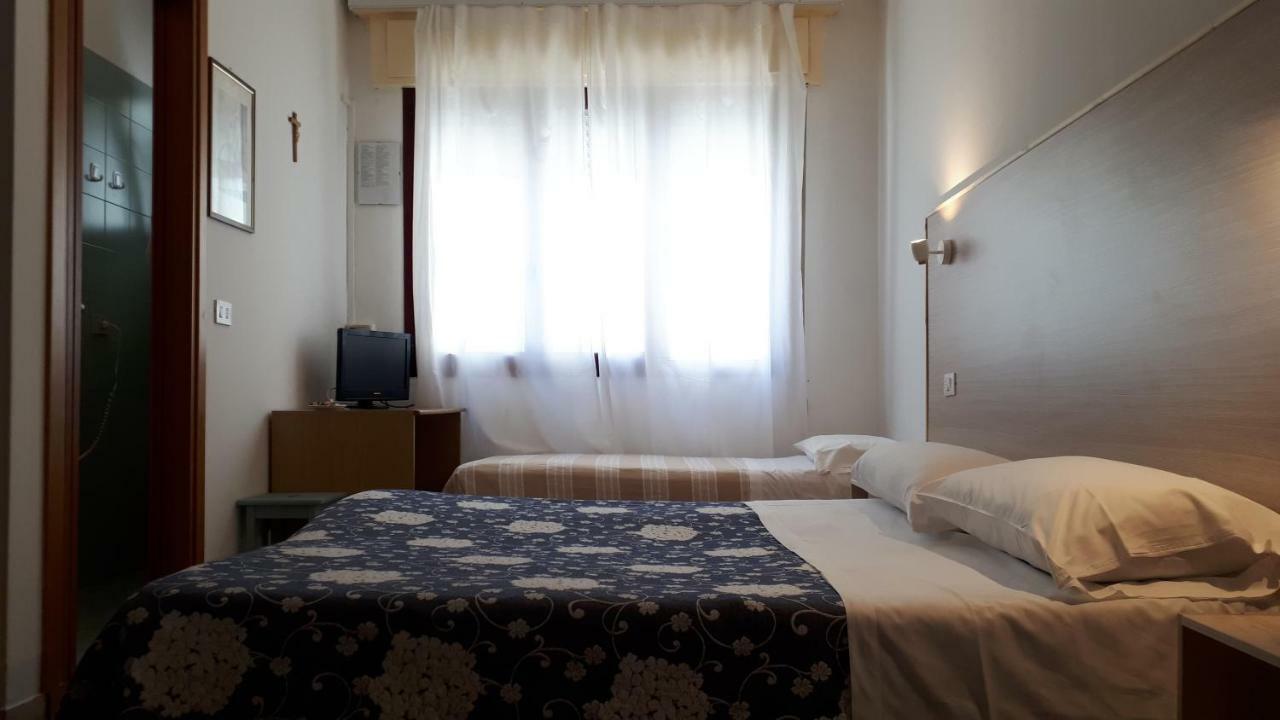 Hotel Villa Dina Τζεσόλο Λίντο Εξωτερικό φωτογραφία